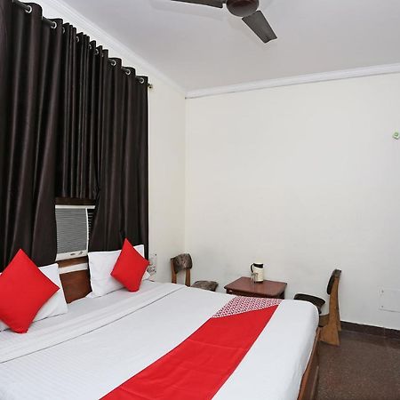 Oyo 8188 Vardhmaan Inn Delhi  Extérieur photo