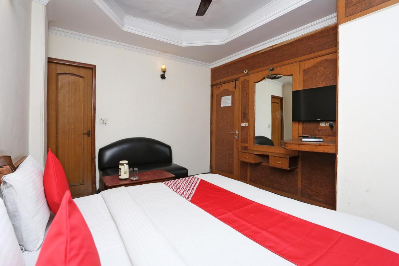 Oyo 8188 Vardhmaan Inn Delhi  Extérieur photo