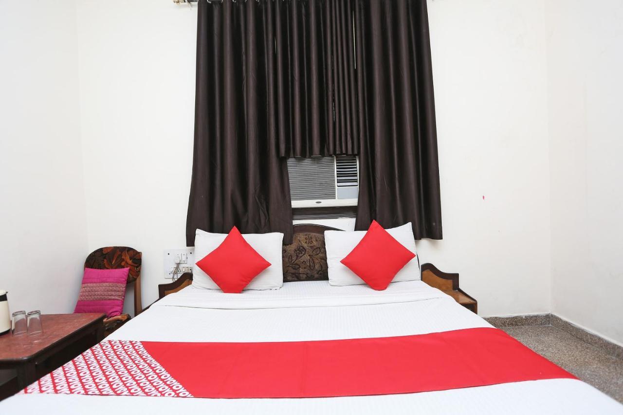 Oyo 8188 Vardhmaan Inn Delhi  Extérieur photo
