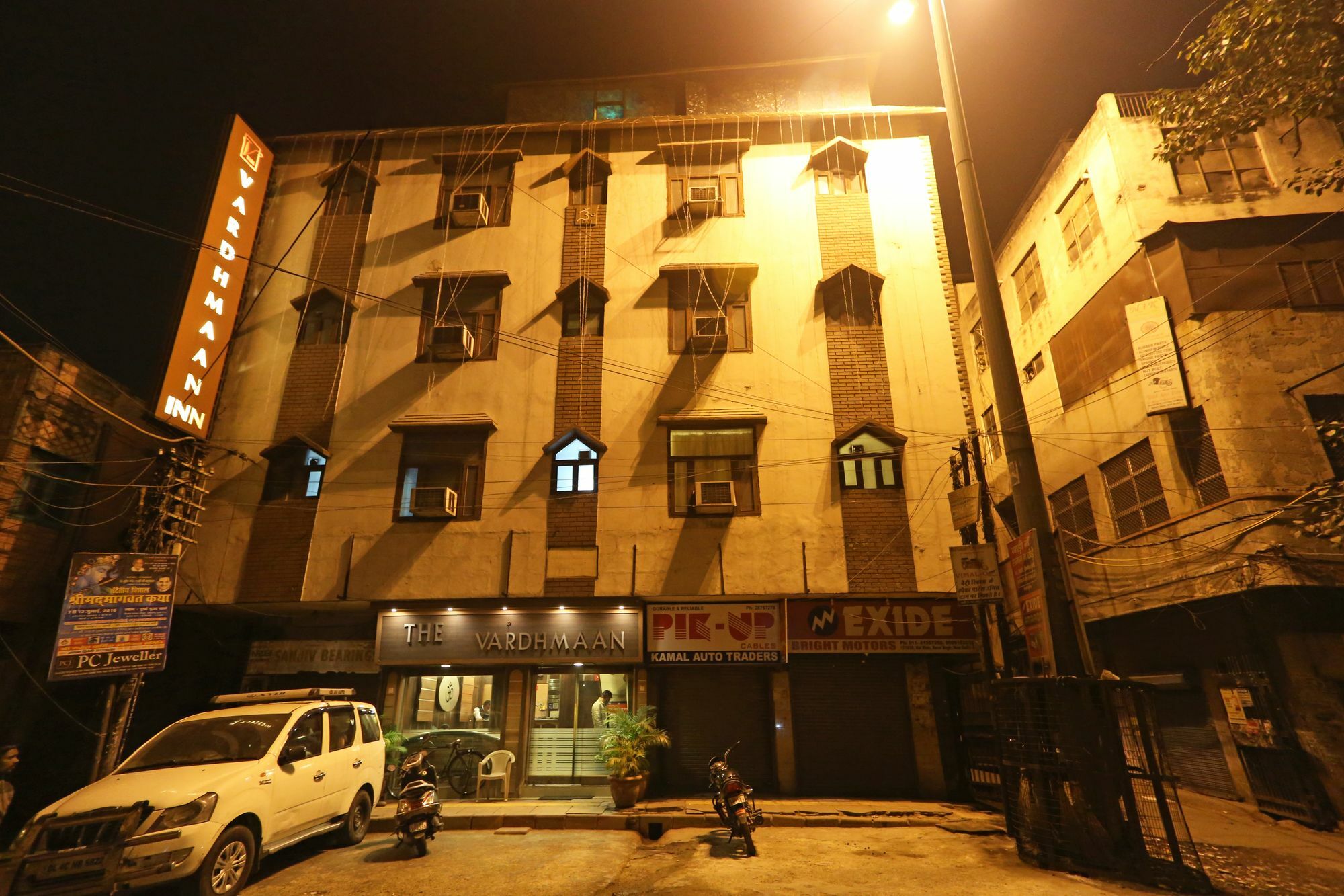 Oyo 8188 Vardhmaan Inn Delhi  Extérieur photo